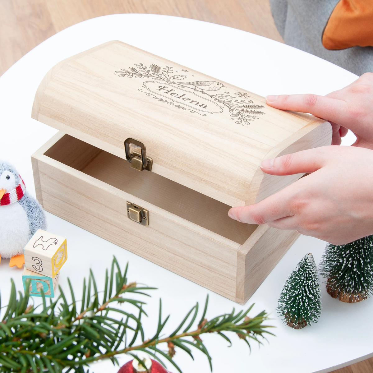 Personalised Robin Botanical Christmas Keepsake Chest