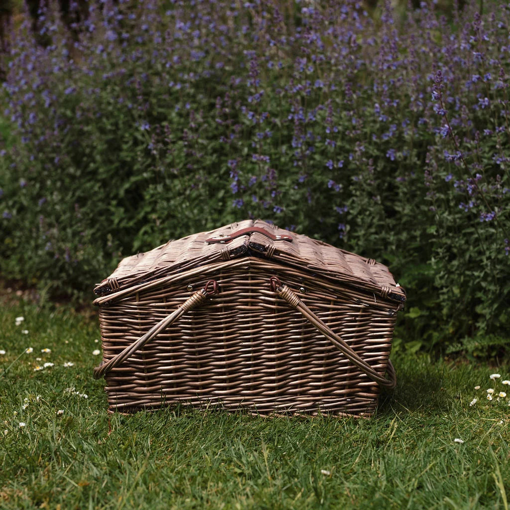 Deluxe Wicker Blue Gingham Lining Four Person Picnic Basket