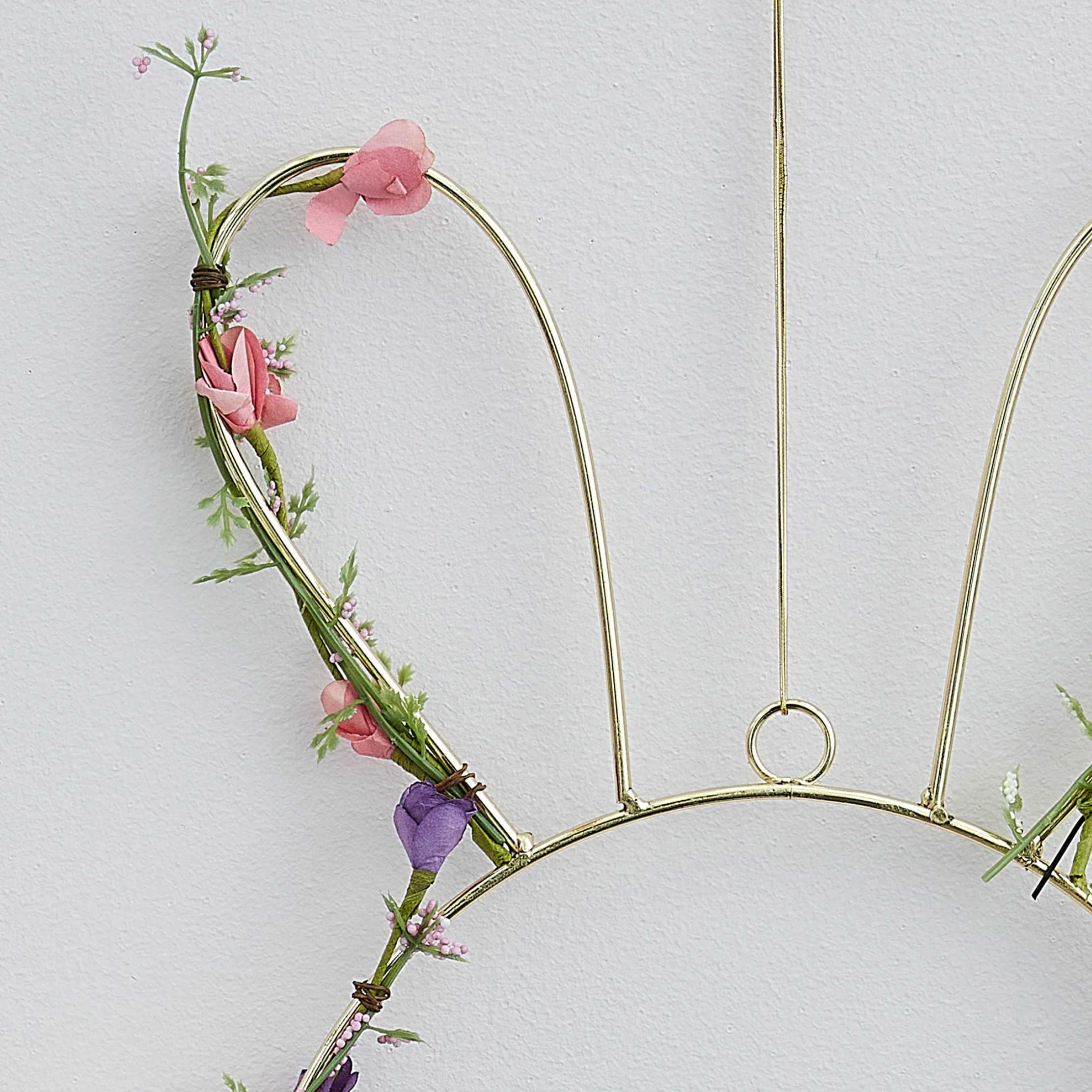 Gold Wire Easter Bunny Wreath With Foliage