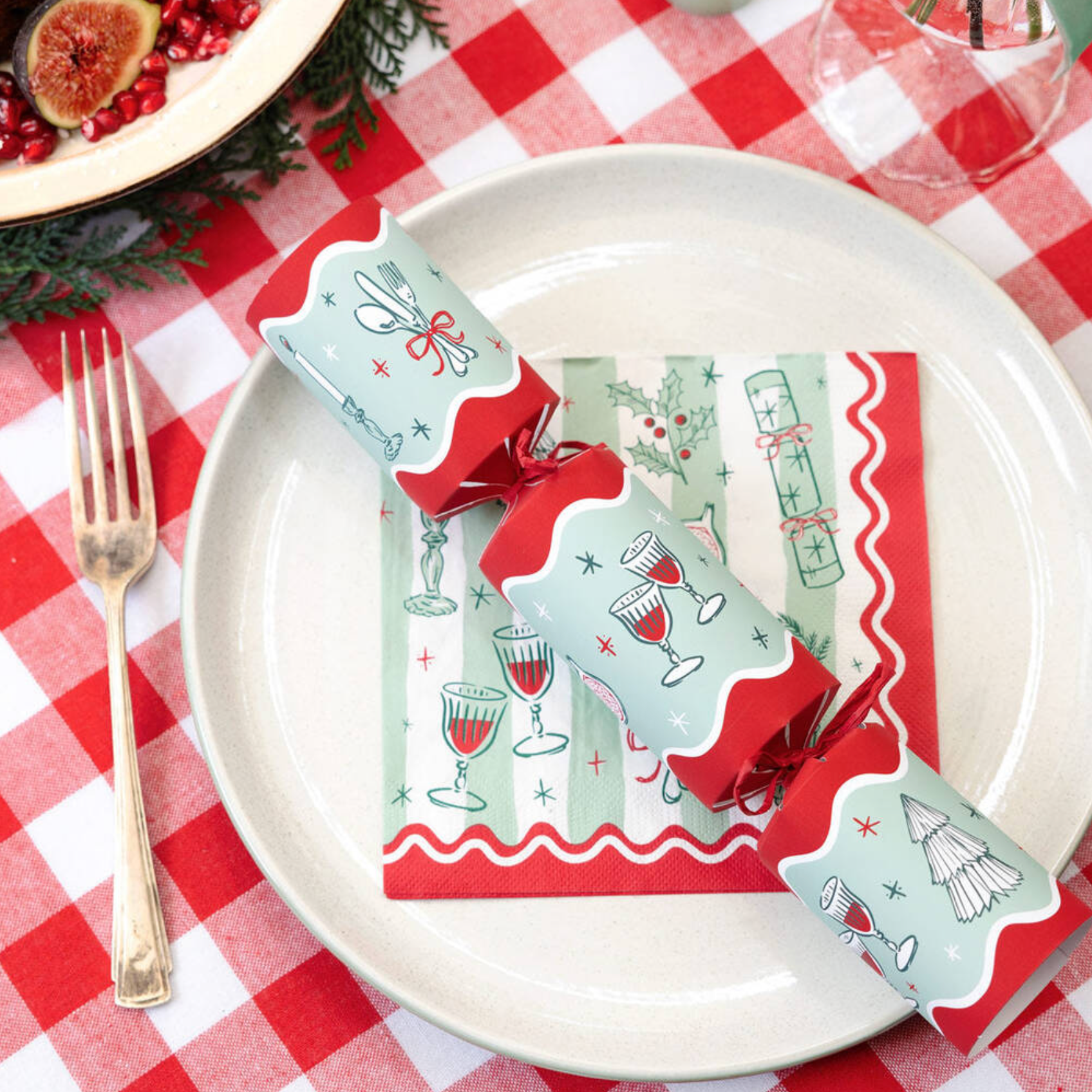 Bon Noel Set of Six Green And Red Christmas Crackers