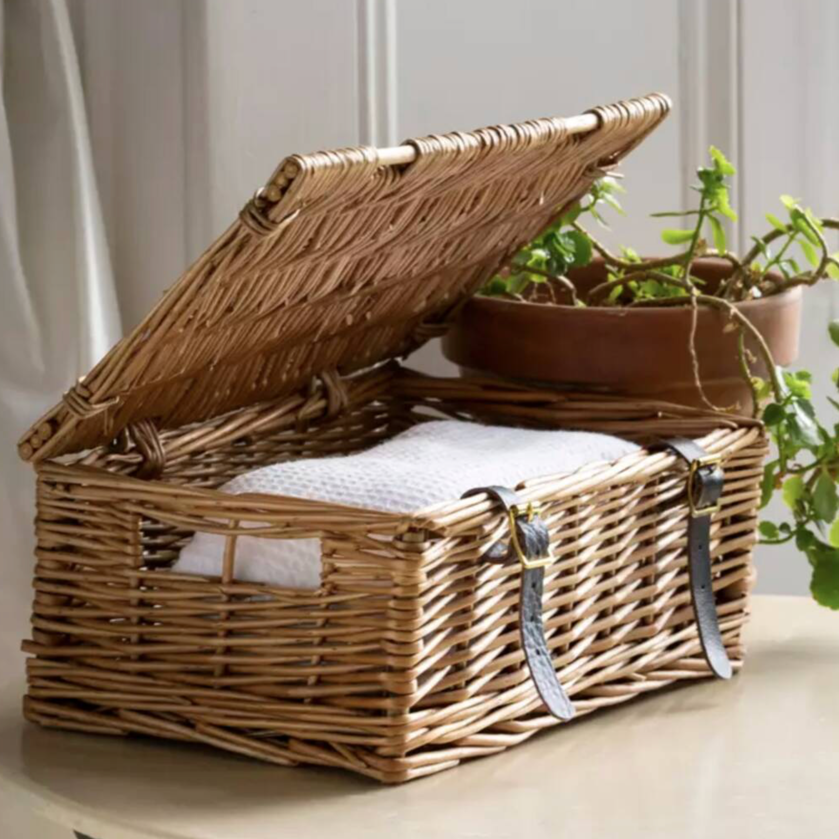 Traditional Lidded Wicker Basket With Leather Straps
