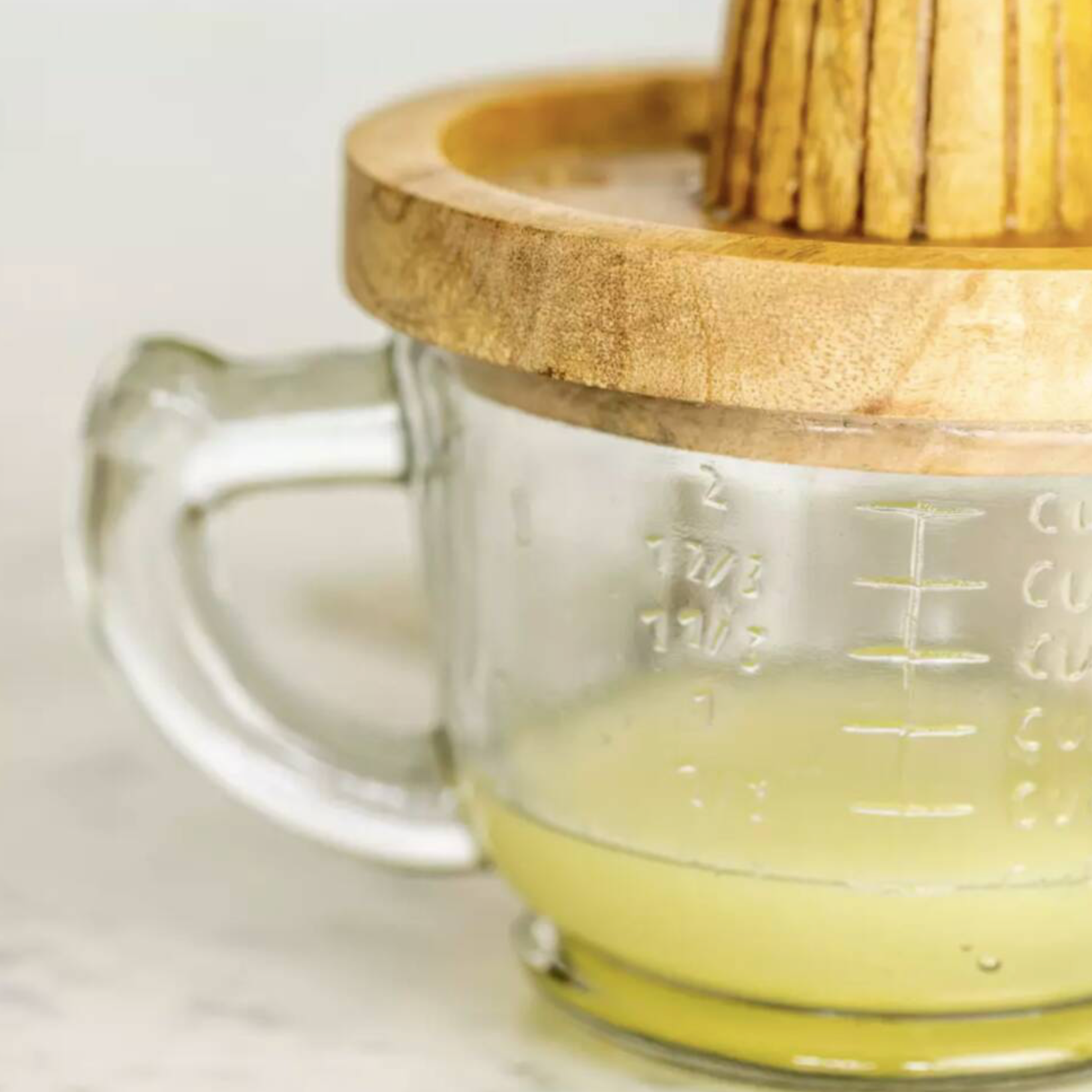 Glass Citrus Juicer With Wooden Reamer